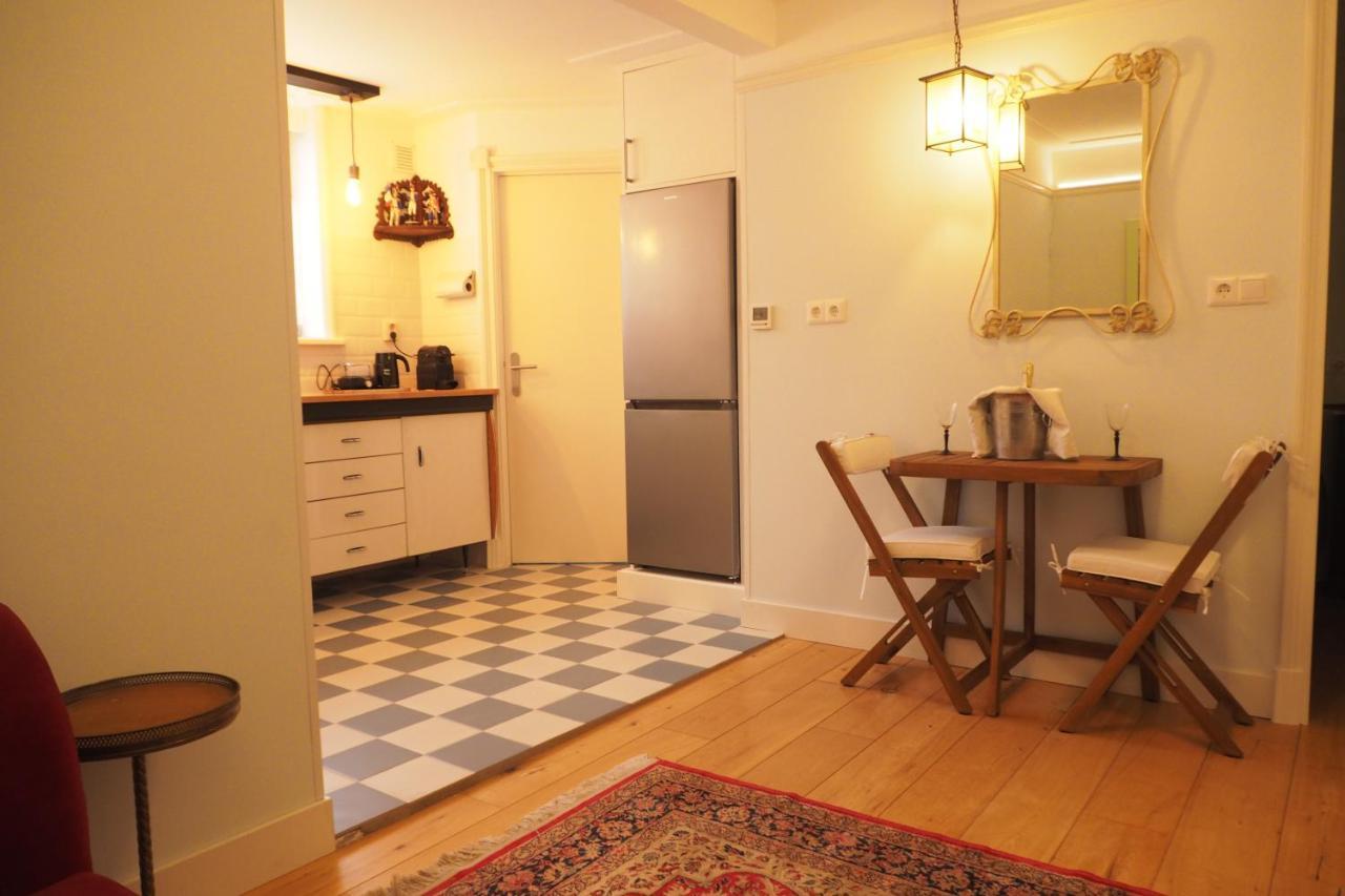 B&B Bureau Warmoesstraat デン・ブルグ エクステリア 写真