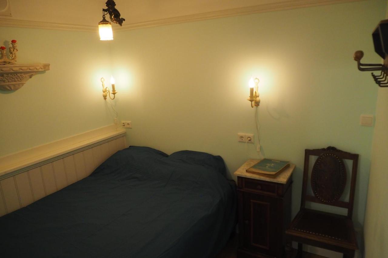 B&B Bureau Warmoesstraat デン・ブルグ エクステリア 写真