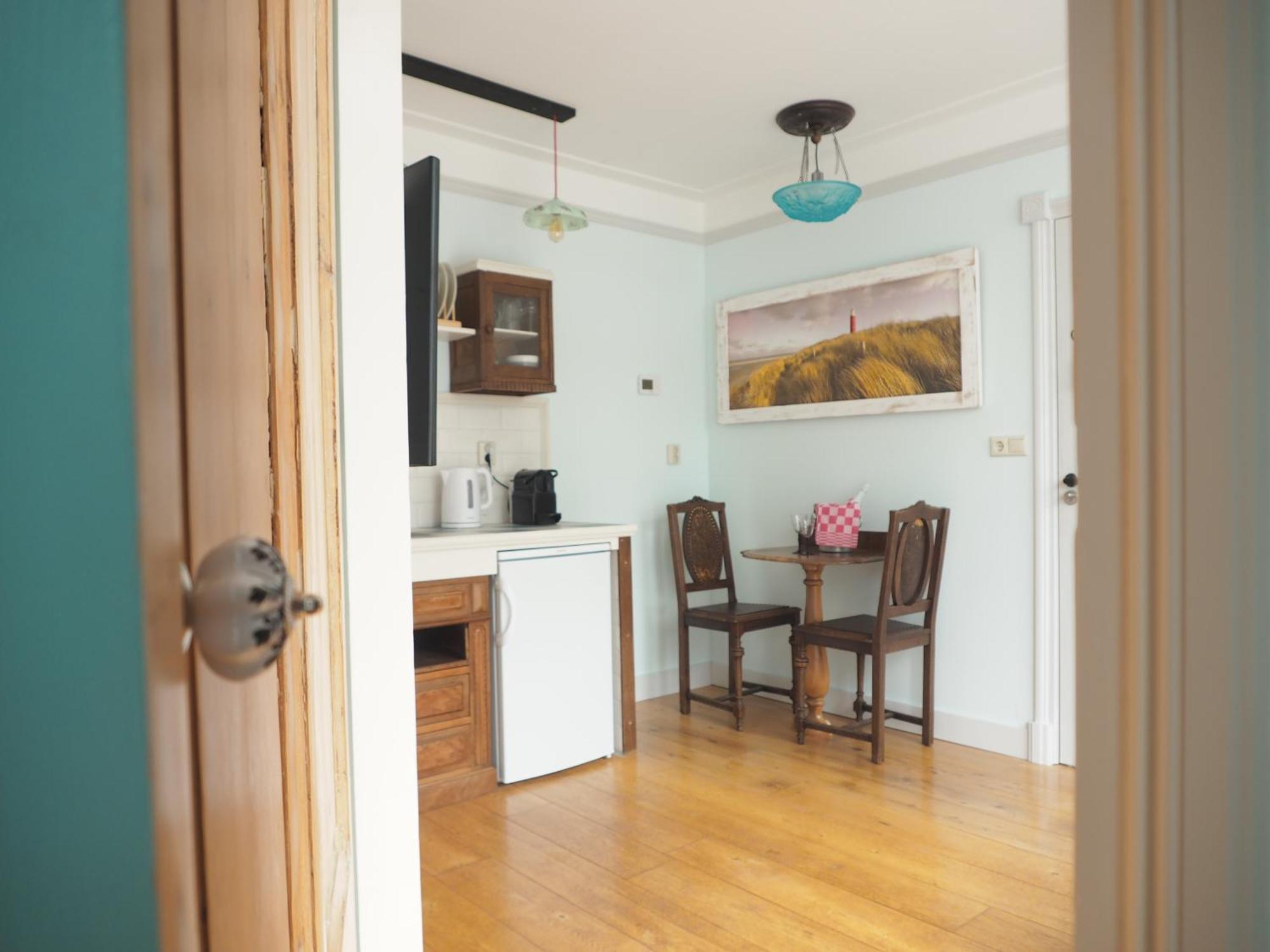B&B Bureau Warmoesstraat デン・ブルグ エクステリア 写真