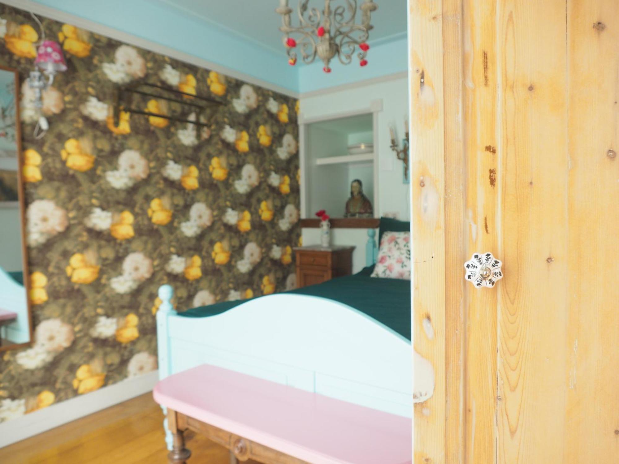 B&B Bureau Warmoesstraat デン・ブルグ エクステリア 写真